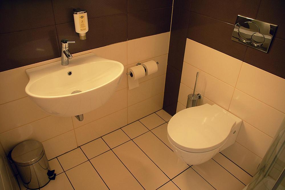 Hotel Opara Trebnje Buitenkant foto